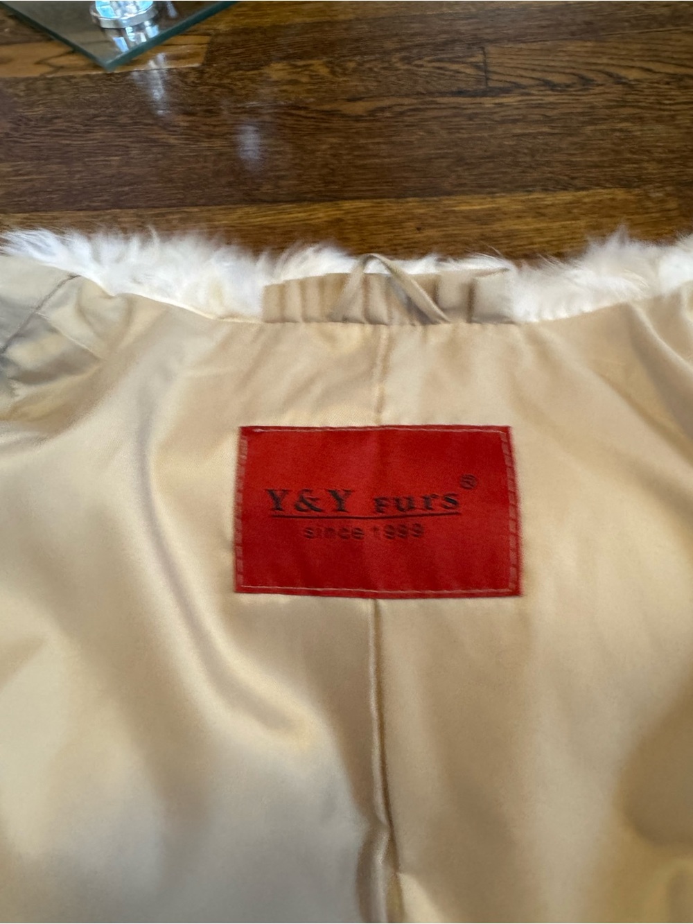 Luxury white curly sheep fur coat jacket with arctic fox hood - Picture 9 of 17